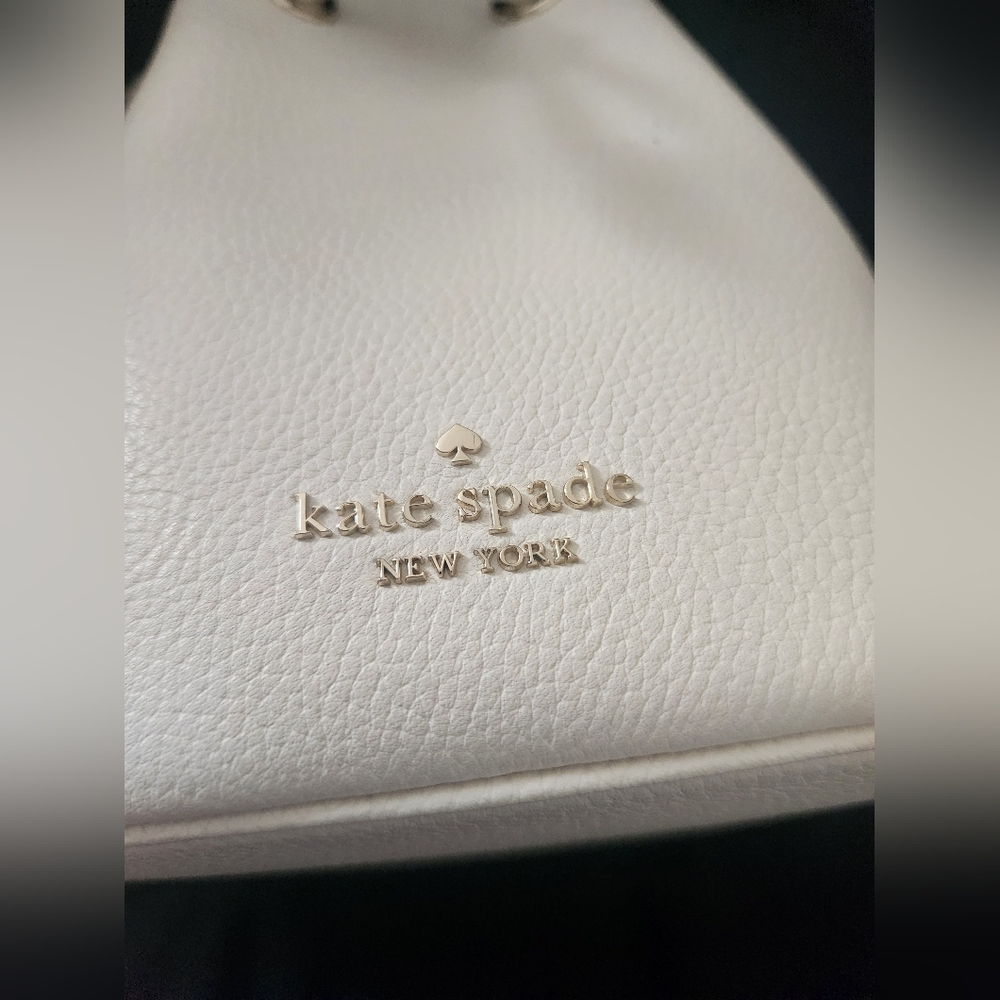 Kate Spade Ivory White Mini Bucket Bag With Coin Purse - Picture 3 of 14